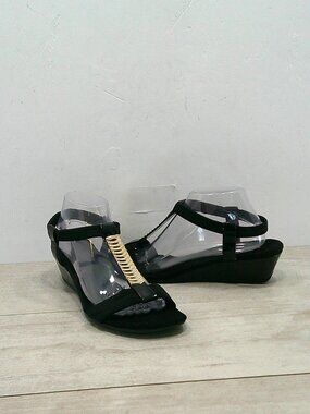 Alfani Vacanzaa Dressy Comfort T-Strap Gold Metallic Detail Wedge Sandals SZ 9.5